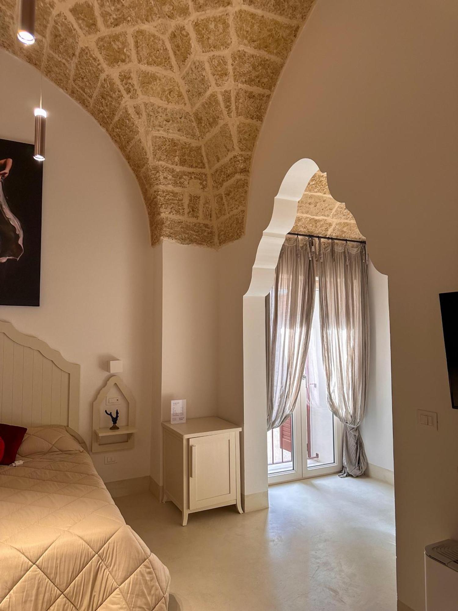 Palazzo Alma Luxury Rooms Казарано Экстерьер фото