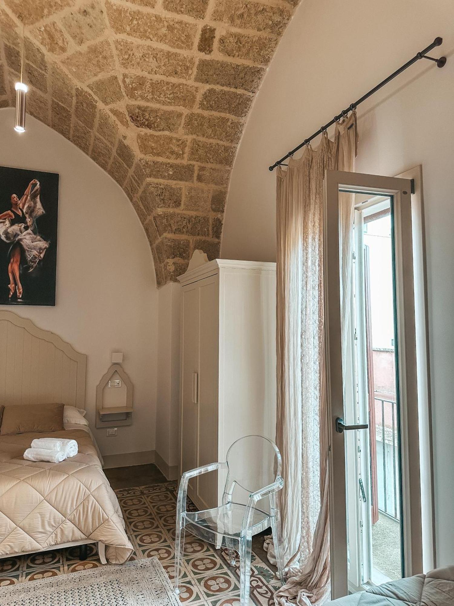 Palazzo Alma Luxury Rooms Казарано Экстерьер фото