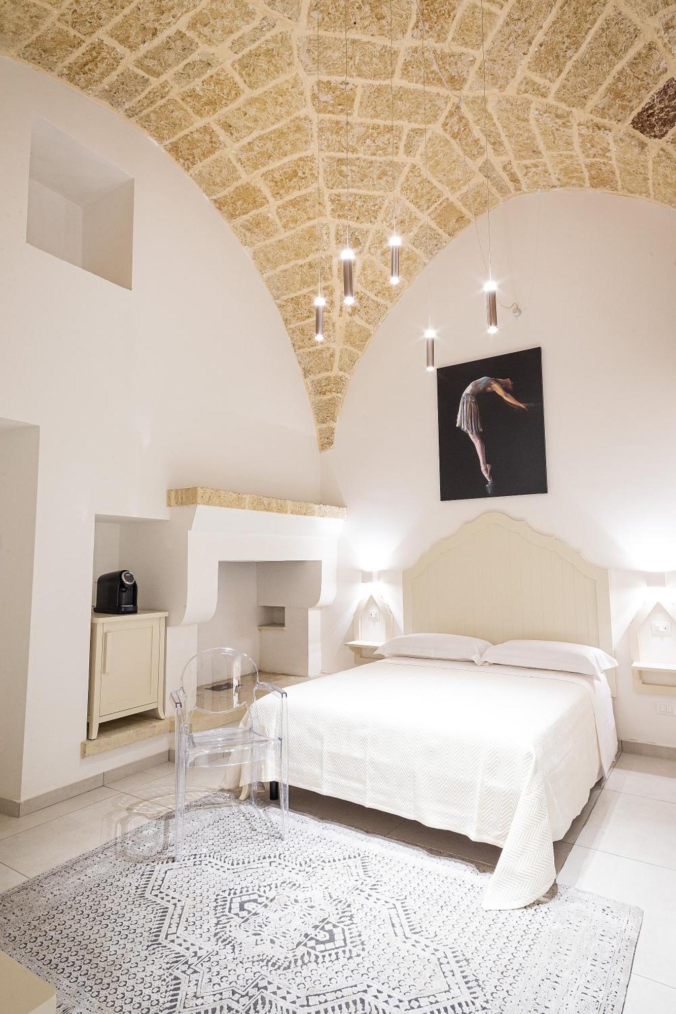 Palazzo Alma Luxury Rooms Казарано Экстерьер фото